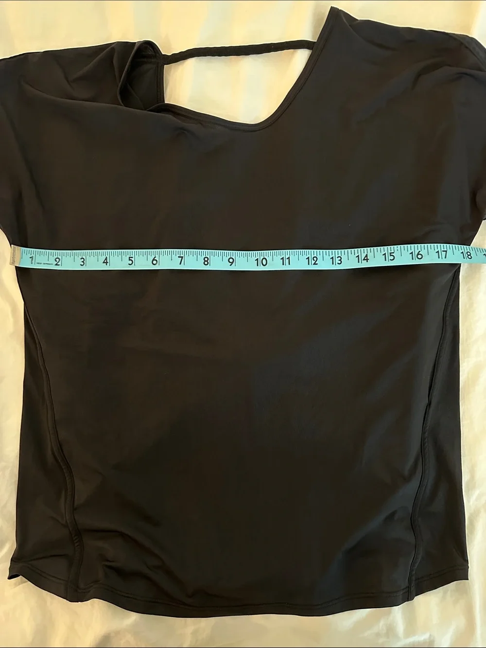 Lululemon Black Open Twist-Back Short Sleeve Top size 4